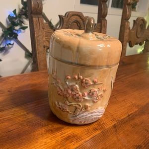 decorative porcelain pot embossed flower